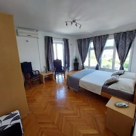 Apartment Lena